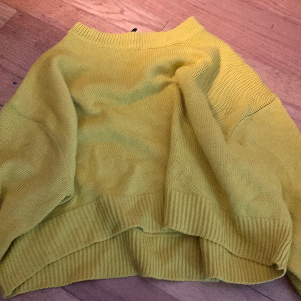 Cropped yellow sweater
